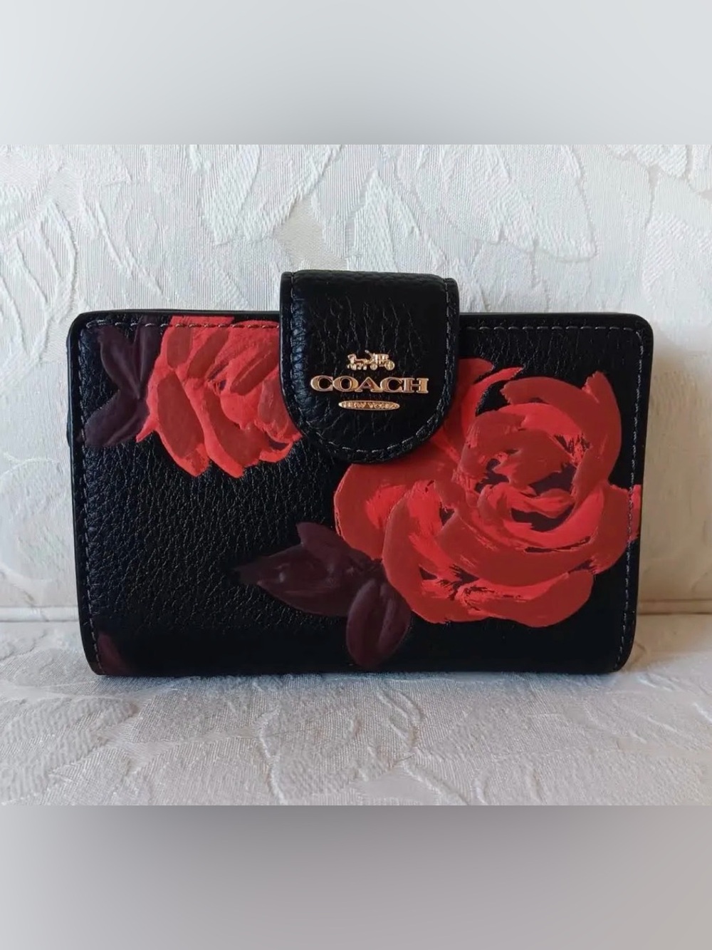 NWT Coach Black & Red Rose Floral Zip Wallet 🌹